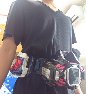腰に巻いたライダーベルト
